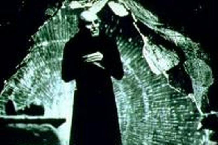 Willem Dafoe i vampyrrollen. Foto fra filmen 