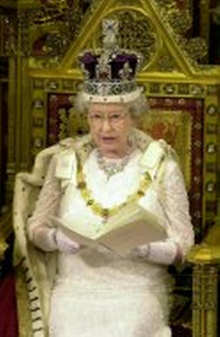 Ordene kom fra den officielle åbningstaler, dronning Elizabeth, men de var skrevet af Tony Blair. Foto: AP 