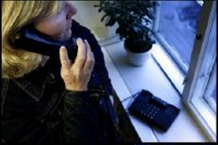 Det er let at komme ind i de fleste virksomheders computersystemer, herunder at få adgang til telefonanlægget. Modelfoto: Thomas Borberg 