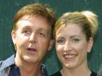 Paul McCartney og hans veninde Heather Mills. Foto: AP 