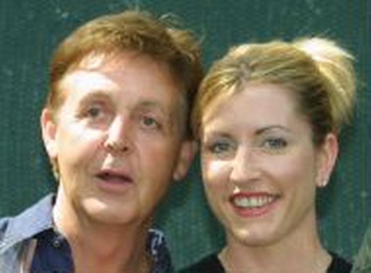 Paul McCartney og hans veninde Heather Mills. Foto: AP 