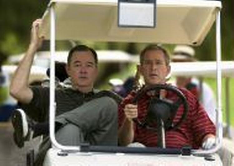 Bush er på ferie for tiden. Foto: AP 