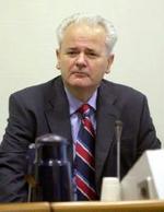 Slobodan Milosevic mener at tribunalen er illegal. - Foto: AP 