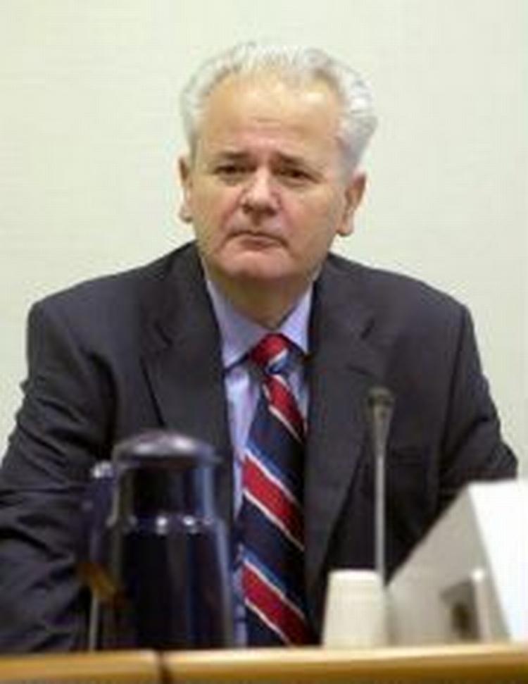 Slobodan Milosevic mener at tribunalen er illegal. - Foto: AP 