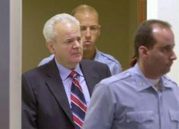 Milosevic ved torsdagens retsmøde. - Foto: AP 