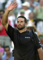 Sampras fejede den australske Wimbledonfinalist Patrick Rafter af banen. - Foto: AP 