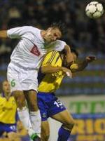 Ruben Bagger taber her en duel, men scorede og var atter stærkt spillende. - Foto: AP 