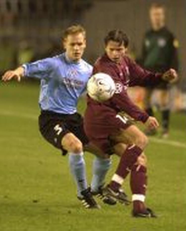 Jon Dahl og Feyenoord fik en sæk i Prag. - Foto:AP 