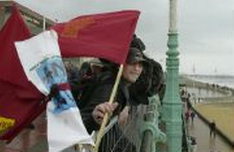 Flere tusinde benyttede Labour kongressen til at protestere. - Foto: AP 
