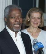 Kofi Annan med hustruen, Nane Lagergren. - Foto: AP 