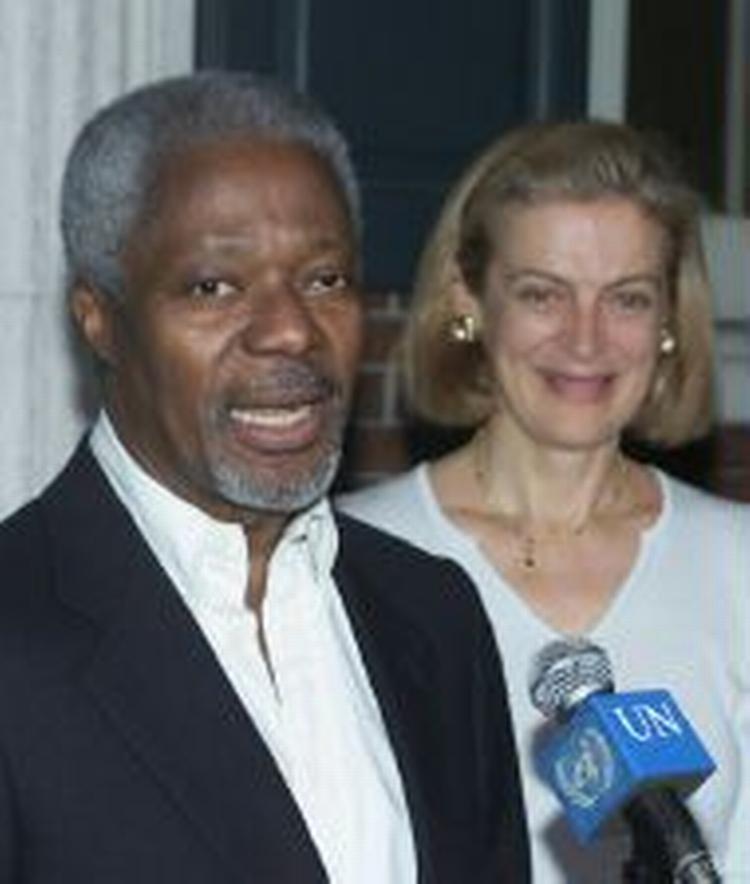 Kofi Annan med hustruen, Nane Lagergren. - Foto: AP 