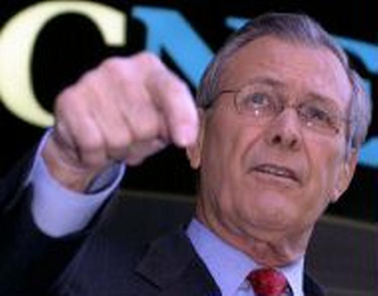 I begyndelsen af bombardementerne var forsvarsminister Donald Rumsfeld så letsindig at sige, at alt gik så strålende, at man var ved at løbe tør for bombemål. Det siger han ikke mere. - Foto: AP 