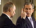 To statsledere, der har brug for hinanden: Ruslands Putin (t.v.) og USA's Bush. - Foto: AP 
