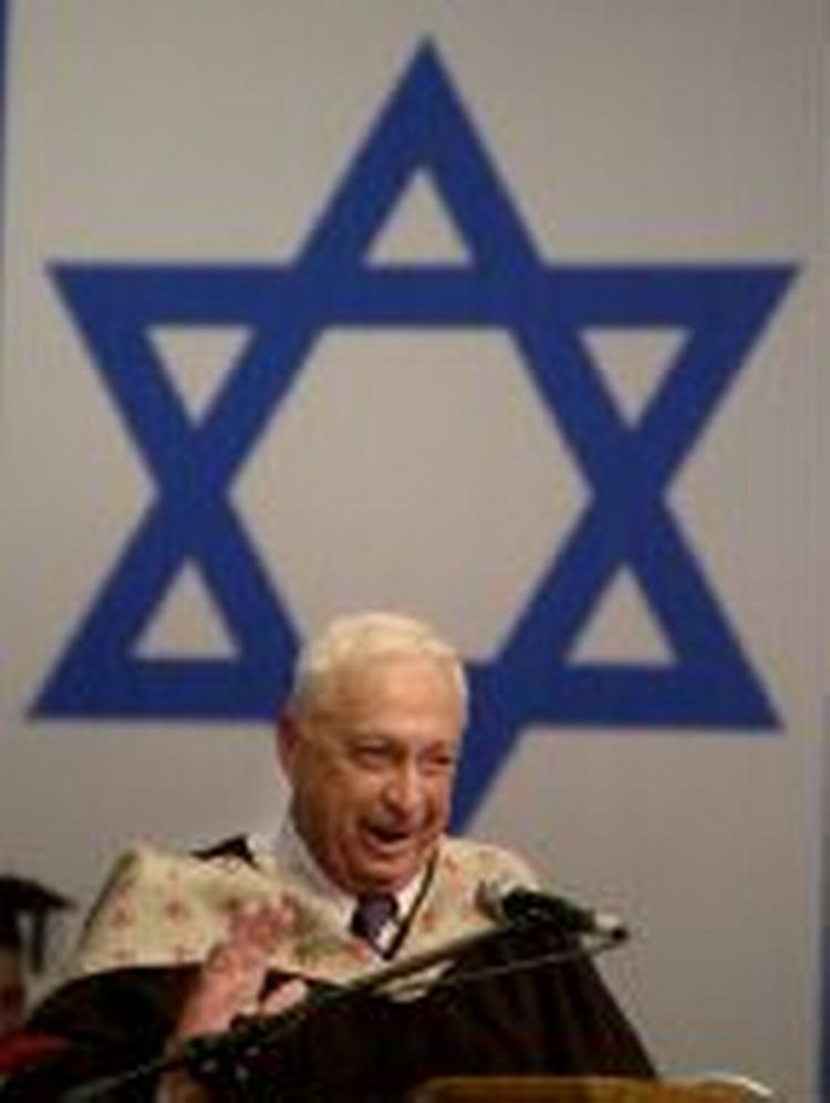 Den israelske ministerpræsident Ariel Sharon er indkaldt til et retsmøde på onsdag. - Foto: AP 