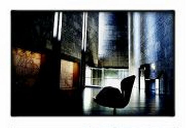 Arne Jacobsens stol Svanen i Nationabankens foyer. - Arkivfoto: Jan Grarup 
