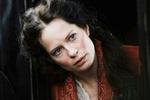 Maria Bonnevie er et fund som Dina. Hendes ranke og friske udstråling - kombineret med Bornedals blik for det dæmoniske og selvdestruktive - gør filmen vedkommende. - Foto: Erik Aavatsmark 