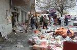 Ødelæggelserne efter dagens selvmordsbombe i Jerusalem var store. - Foto: AP 