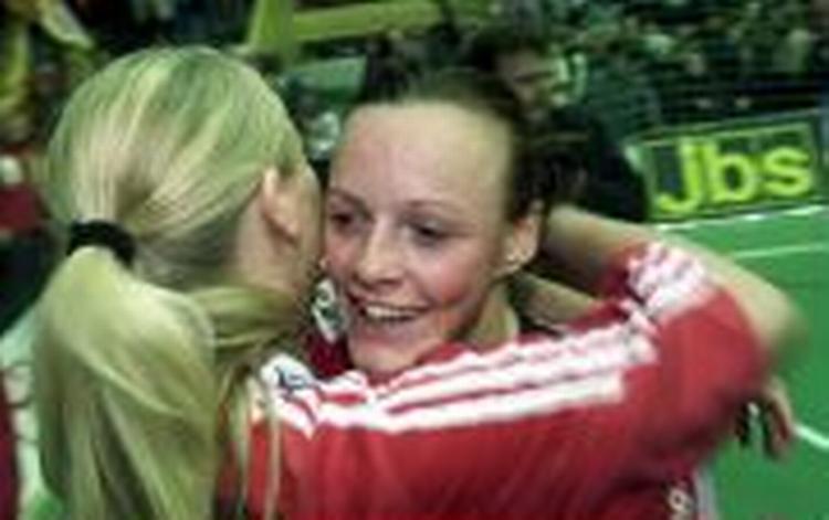 Olga Assink (t.h.) scorede det afgørende mål kort før tid. - Foto: Ole Kjær 