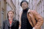 Amerikanske Samuel L. Jacksons monumentalt sympatiske ro møder Liverpool-skidesprælleren Robert Carlyles hidsige charme. - Foto fra filmen. 