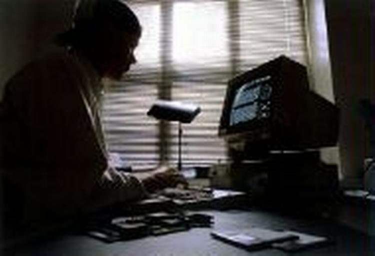 Kommissionen foreslår, at cyberkriminalitet skal koste op til fire års fængsel i alle 15 medlemslande. - Modelfoto: Mads Winther 