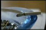 Rygende cigaret i askebæger. Rygning, røg, lunges