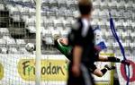 OB's hollænder Derveld åbner scoringen mod AAB. - Foto Rasmus Baaner 