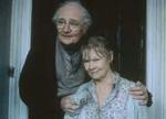 Judi Dench og Jim Broadbent er uforglemmelige som Iris Murdoch og John Bayley. - Foto: Clive Coote. 