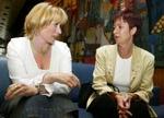 Sveriges integrationsminister Mona Sahlin og Danmarks socialminister Henriette Kjær fik sikkert en snak om ordkrigen mellem deres to lande. - Foto: AP 