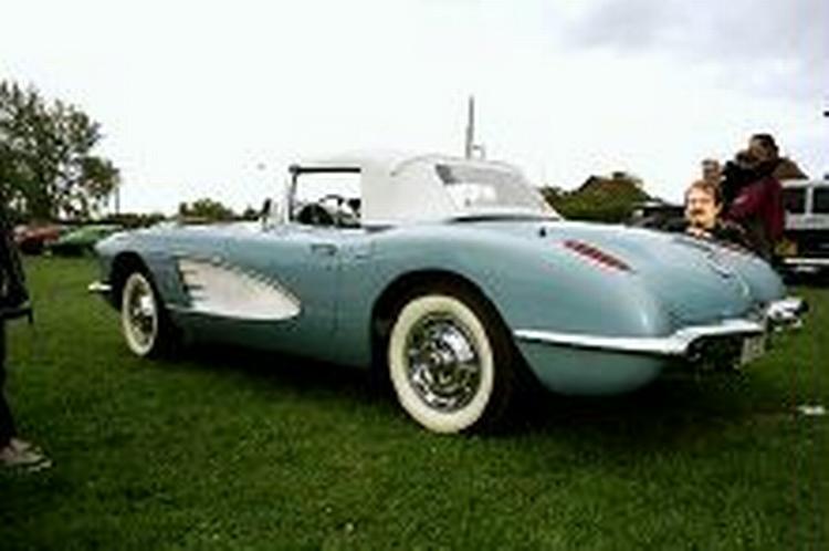 Chevrolet Corvette har sit eget museum i Kentucky i USA. Bilen her er dog fotograferet på et dansk træf for amerikanerbiler. Foto: Jesper Stormly 