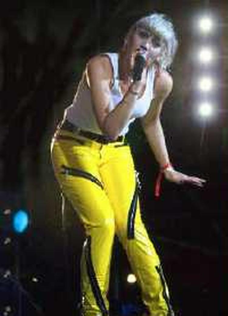 No Doubt i aktion. Her forsangeren Gwen Stefani. 