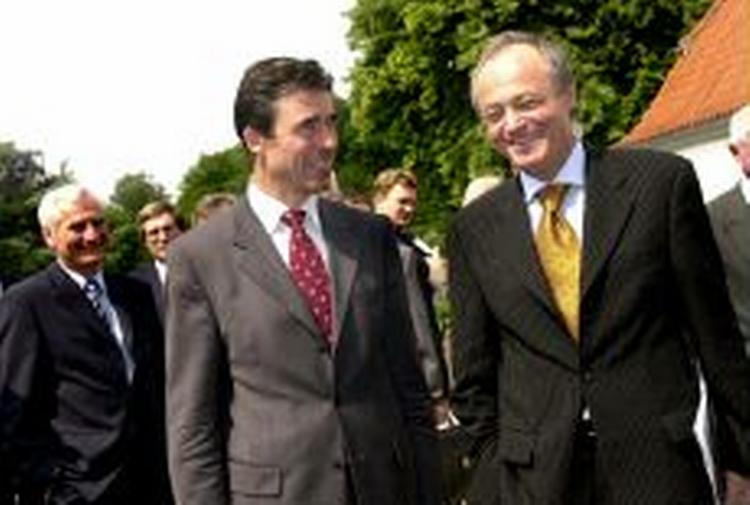 Statsminister Anders Fogh Rasmussen (V) onsdag sammen med sin ungarske kollega, Peter Medgyessy. - Foto: AP 