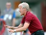 EM-holdet skal på vejen mod slutrunden 2004 i Portugal yderligere udvikle den offensive, positive og seværdige stil i et system med faste kantspillere, som var en succes i VM-kvalifikationen, siger Morten Olsen. - Foto: AP 