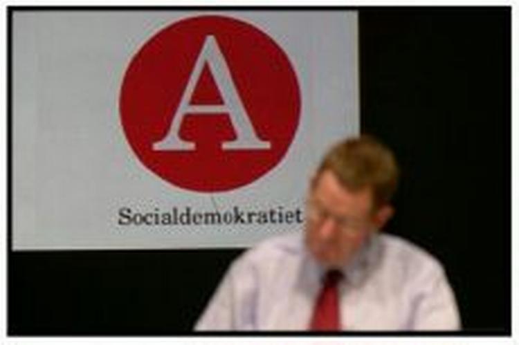 »Det bliver besværligt, og det vil kunne mærkes i meningsmålinger. Men den skal til«, siger Nyrup Rasmussen om foryngelsesprocessen i Socialdemokratiet. - Foto: Rasmus Baaner 