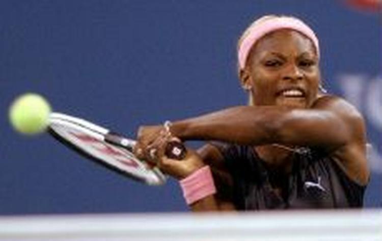 Serena Williams har nu vundet finaler over sin storesøster i de store turneringer i London, Paris og New York. - Foto: AP 