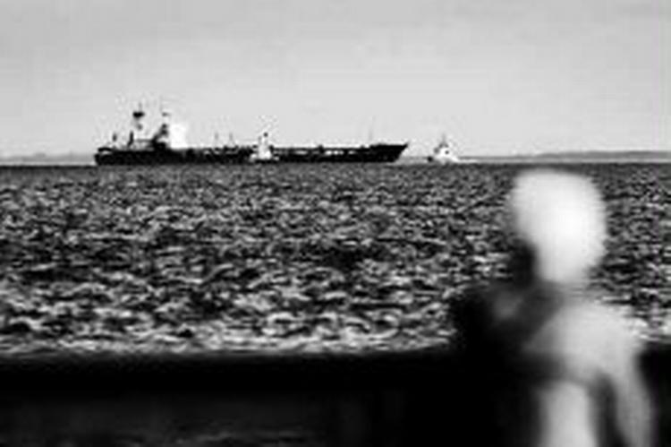 Der var ingen lods om bord, på trods af at søfartsorganisationen IMO har skærpet anbefalingerne om lodsbrug i Øresund til skibe, der stikker mere end syv meter. 'San Mariner' stikker over 11 meter. - Foto: Martin Zakora 