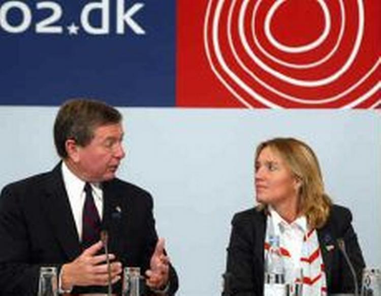 USA's og Danmarks justitsministre, John Ashcroft og Lene Espersen, i København lørdag. - Foto: AP 