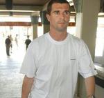 Måske er det sådan, vi skal vænne os til at se Uniteds Roy Keane: I en hvid t-shirt i stedet for klubtrøjen. - Foto: AP 