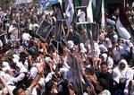 Arafat-støtter demonstrerer i Gaza. - Foto: AP 
