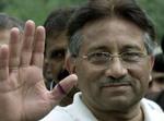 Tidligere i år tildelte Musharraf sig selv fem år mere som Pakistans præsident, og tiltog sig også magten til at afskedige premierminister og parlament. - Foto: AP 