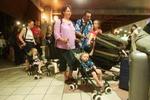 Turister venter på at blive fløjet væk fra Bali. Flere danske feriegæster vil blive fløjet til Thailand mandag. - Foto: AP 