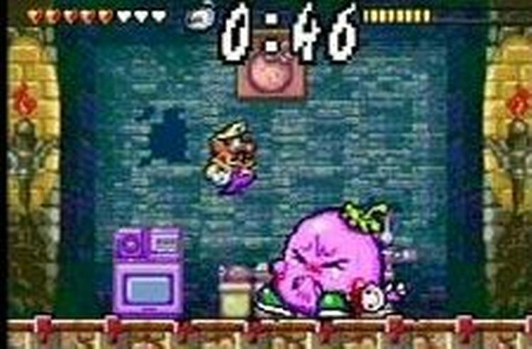 Ofte tager Wario ikke fysisk skade af monstres angreb, men bliver derimod kun for eksempel forvandlet til en flagermus eller mast flad som en pandekage. 