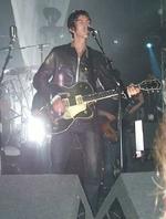 Nu gælder det familien, naturen og måske ligefrem Gud for Richard Ashcroft, der med stort held arbejder raffineret videre med den gyldne popsang om livets store spørgsmål. - PR-foto 