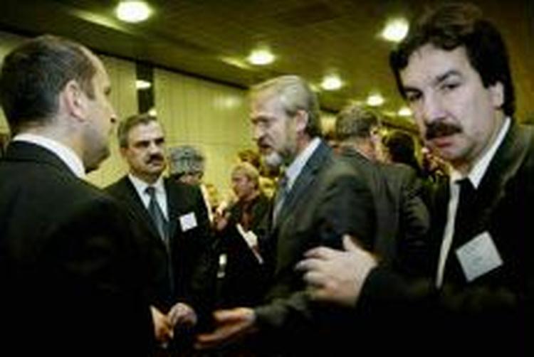 Imens tonen mellem Rusland og Danmark forværredes, åbnede den tjetjenske verdenskongres i København. - Foto: AP 