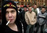 Unges sundhed skal beskyttes bedre. Politikere vil diskutere aldersgrænser for køb af alkohol og cigaretter. - Foto: Finn Frandsen 