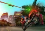 Det er spillets særegne følelse af frihed, der til stadighed får en til at vende tilbage til Vice City. Her på motorcykel, som er en af nyskabelserne i spillet siden sidst. 