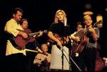 - Foto af Alison Krauss med sit ensemble Union Station. 