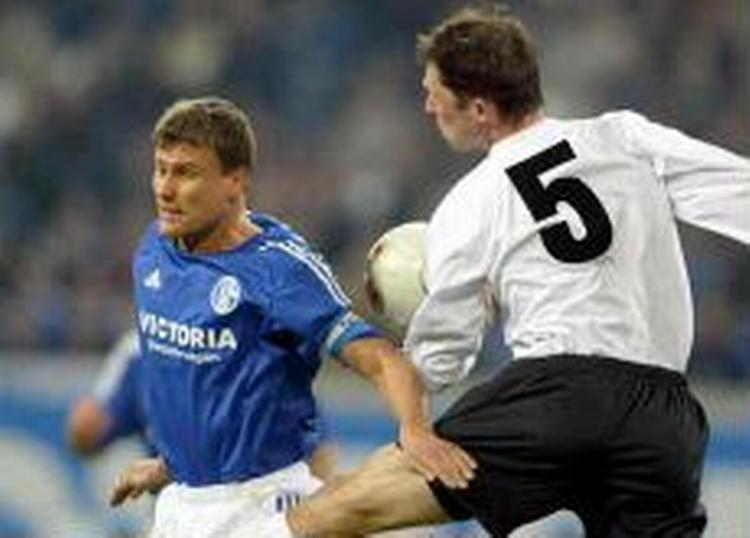 Ebbe Sand fik en uheldig hovedrolle i Schalke 04' s pokal-exit, da han brændte et straffespark. - Foto. AP 