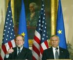 Udenrigsminister Per Stig Møller modtog i aftes en anmodning fra USA om at udbygge Thulebasen til at indgå i et missilskjold. - Foto: AP 