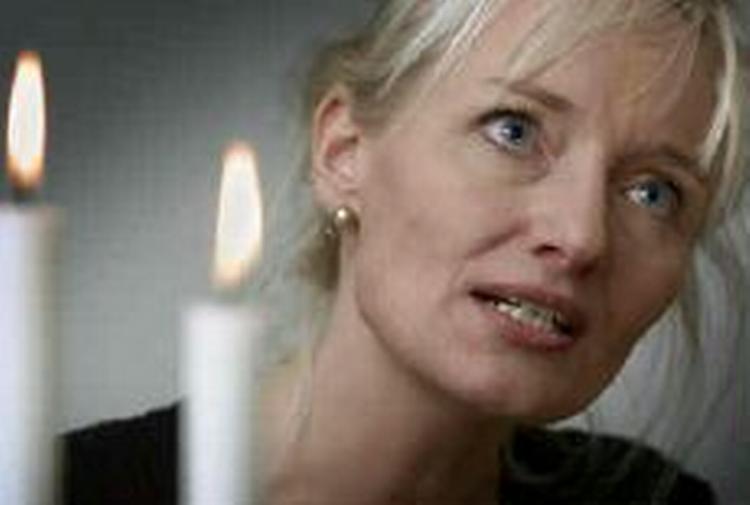 »Det er pragtfuldt, at kvinder i dag insisterer på, at deres børn også skal have deres slægtsnavne«, siger præst Kathrine Lilleør.- Foto: Morten Langkilde 