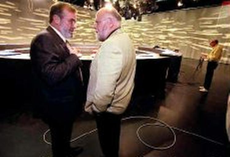 LO-formand Hans Jensen (tv) og SiD-bossen Poul Erik Skov Christensen er lodret uenige om, hvor langt Socialdemokratiet skal strække sig for at bevare den såkaldte eksklusivret. - Foto: Jan Grarup 